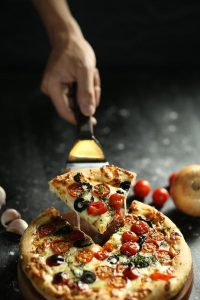 Can I Eat Pizza During Breastfeeding? Cravings vs Nutrition